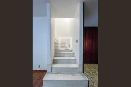Escada de casa para alugar com 4 quartos, 146m² em São João Climaco, São Paulo