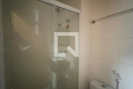 Banheiro de apartamento para alugar com 2 quartos, 84m² em Parque Sarapuí, Duque de Caxias