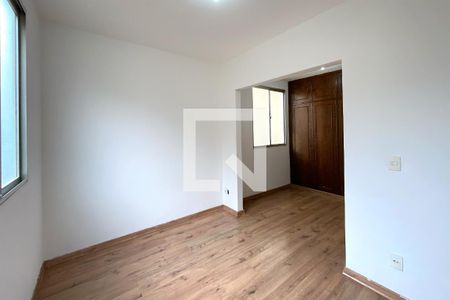 Quarto 2 de apartamento para alugar com 2 quartos, 50m² em Carlos Prates, Belo Horizonte