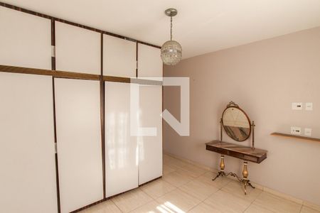 Quarto 1 de casa para alugar com 3 quartos, 270m² em Vila Paiva, São Paulo