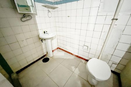 Banheiro de casa para alugar com 1 quarto, 50m² em Bancários, Rio de Janeiro