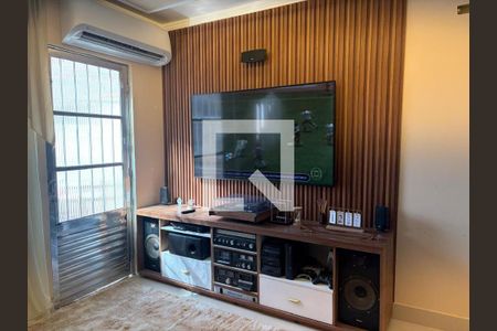 Sala de casa para alugar com 2 quartos, 125m² em Vila Antonieta, São Paulo