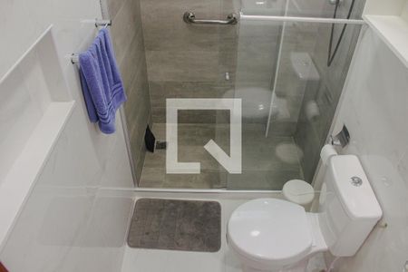 Banheiro de apartamento para alugar com 1 quarto, 52m² em Centro, Cabo Frio