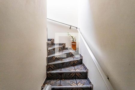 Escada de casa para alugar com 2 quartos, 126m² em Centro, Diadema