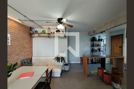 Sala  de apartamento à venda com 2 quartos, 63m² em Vila Gumercindo, São Paulo