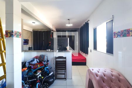 Casa para alugar com 2 quartos, 100m² em Vila Ayrosa, São Paulo