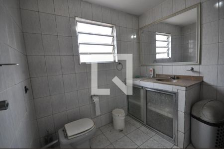Banheiro da Suíte 1 de casa à venda com 2 quartos, 120m² em Conjunto Habitacional Jova Rural, São Paulo