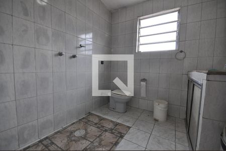 Banheiro da Suíte 1 de casa à venda com 2 quartos, 120m² em Conjunto Habitacional Jova Rural, São Paulo