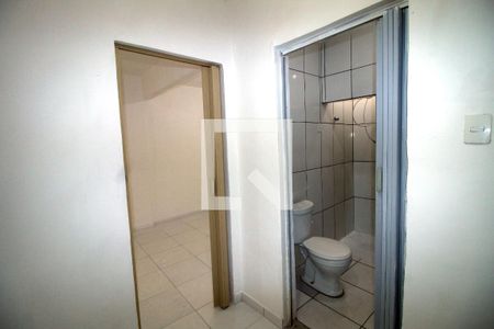 Corredor de casa à venda com 1 quarto, 75m² em Rocha Miranda, Rio de Janeiro