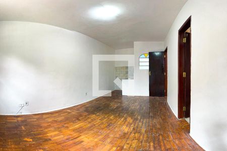 Casa à venda com 3 quartos, 228m² em Jardim Monte Kemel, São Paulo