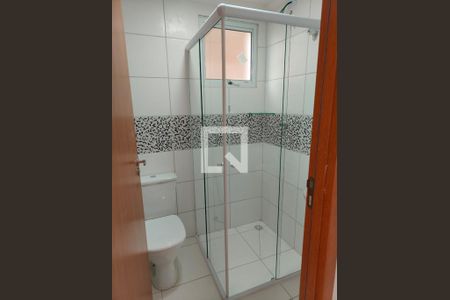 Banheiro de apartamento para alugar com 2 quartos, 48m² em Vila Alzira, Guarulhos