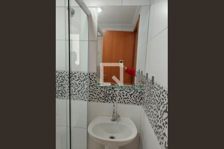 Banheiro de apartamento para alugar com 2 quartos, 48m² em Vila Alzira, Guarulhos