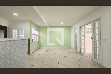 Casa para alugar com 2 quartos, 80m² em Recreio dos Bandeirantes, Rio de Janeiro