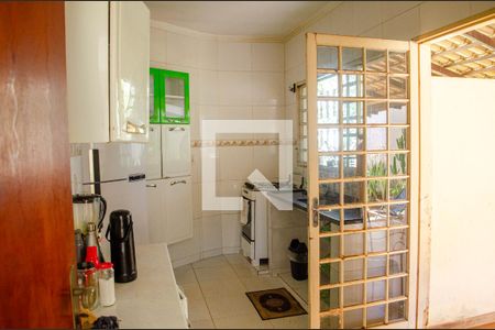 Cozinha de casa à venda com 5 quartos, 220m² em Feliz, Goiânia