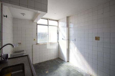 Cozinha de apartamento para alugar com 2 quartos, 56m² em Mutondo, São Gonçalo