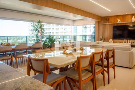 Apartamento à venda com 3 quartos, 163m² em Park Lozandes, Goiânia