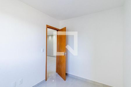 Quarto 1 de apartamento para alugar com 2 quartos, 45m² em Cidade Industrial de Curitiba, Curitiba