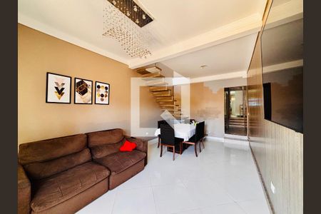 Sala  de casa à venda com 6 quartos, 315m² em Vila Sao Silvestre, Barueri