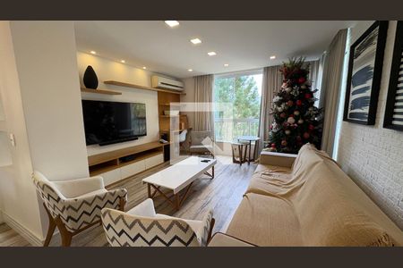 Sala de casa de condomínio para alugar com 5 quartos, 246m² em Castelânea, Petrópolis