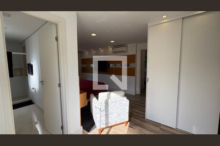 Closet da suíte 1 de casa de condomínio para alugar com 1 quarto, 246m² em Castelânea, Petrópolis