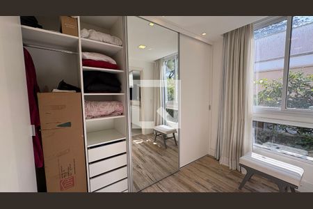 Closet da suíte 1 de casa de condomínio para alugar com 5 quartos, 246m² em Castelânea, Petrópolis