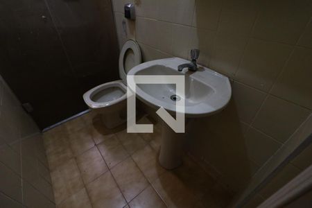 Banheiro 2 de casa para alugar com 2 quartos, 95m² em Santo Antônio, Osasco