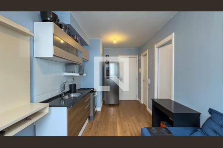 Sala e Cozinha de apartamento para alugar com 1 quarto, 25m² em Santo Amaro, São Paulo
