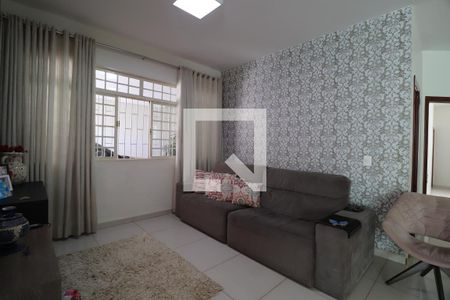 Sala de TV de casa para alugar com 4 quartos, 388m² em Morada da Colina, Uberlândia