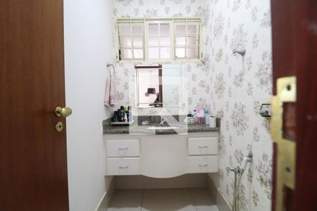Lavabo de casa para alugar com 4 quartos, 388m² em Morada da Colina, Uberlândia