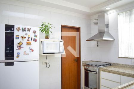 Cozinha de casa à venda com 3 quartos, 180m² em Vila Antonina, São Paulo