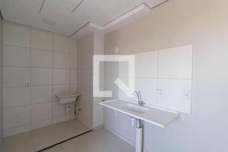 Sala/Cozinha/Área de Serviço  de apartamento para alugar com 2 quartos, 34m² em Vila Norma, São Paulo