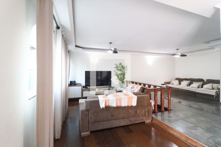 Casa à venda com 4 quartos, 258m² em Jardim Leonor Mendes de Barros, São Paulo