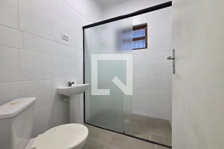 Banheiro de casa para alugar com 3 quartos, 197m² em Canto do Forte, Praia Grande