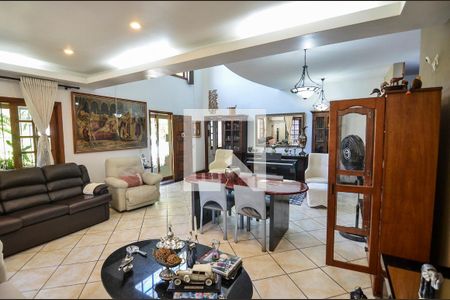 Sala de casa à venda com 4 quartos, 257m² em Grajaú, Rio de Janeiro