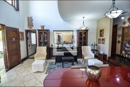 Sala de casa à venda com 4 quartos, 257m² em Grajaú, Rio de Janeiro