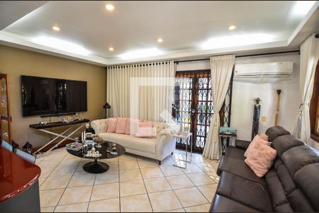 Sala de casa à venda com 4 quartos, 257m² em Grajaú, Rio de Janeiro