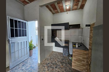 Cozinha de casa para alugar com 1 quarto, 30m² em Fábrica de Pólvora, Mesquita
