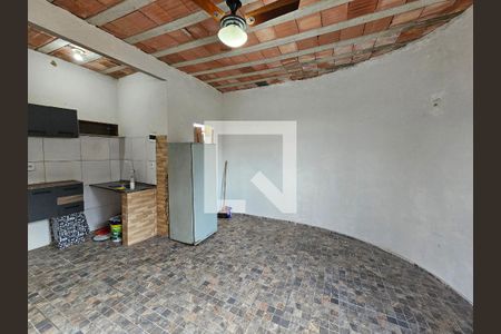 Quarto de casa para alugar com 1 quarto, 30m² em Fábrica de Pólvora, Mesquita