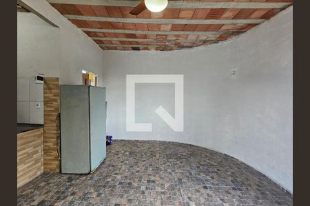 Quarto de casa para alugar com 1 quarto, 30m² em Fábrica de Pólvora, Mesquita