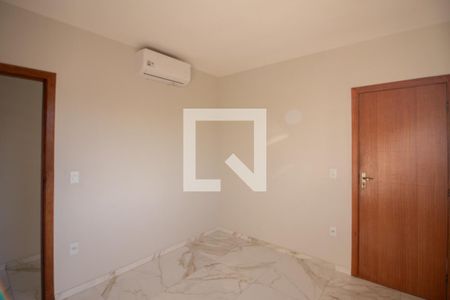 Suíte de casa à venda com 3 quartos, 180m² em Rio Branco, Belo Horizonte