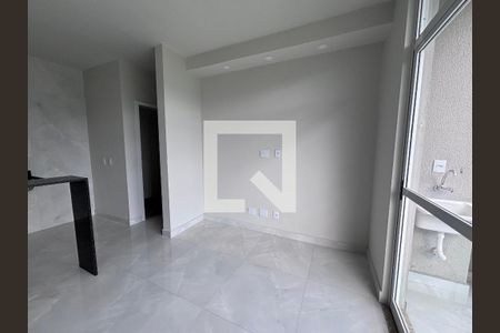 Sala de kitnet/studio para alugar com 1 quarto, 33m² em Recreio dos Bandeirantes, Rio de Janeiro