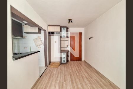 Sala de apartamento para alugar com 2 quartos, 50m² em Capão Raso, Curitiba