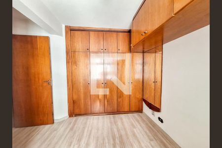 Quarto 2 de apartamento para alugar com 2 quartos, 50m² em Capão Raso, Curitiba