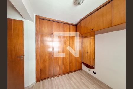 Quarto 2 de apartamento para alugar com 2 quartos, 50m² em Capão Raso, Curitiba