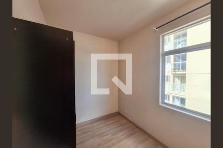Quarto 1 de apartamento para alugar com 2 quartos, 50m² em Capão Raso, Curitiba