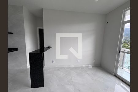 Sala de apartamento para alugar com 1 quarto, 33m² em Recreio dos Bandeirantes, Rio de Janeiro