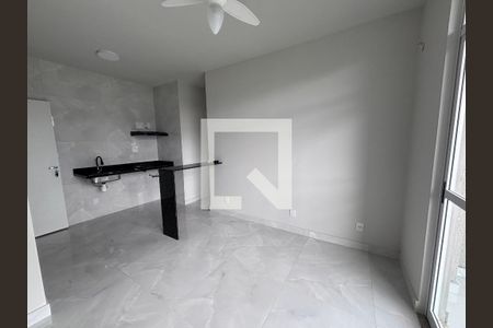 Sala de apartamento para alugar com 1 quarto, 33m² em Recreio dos Bandeirantes, Rio de Janeiro