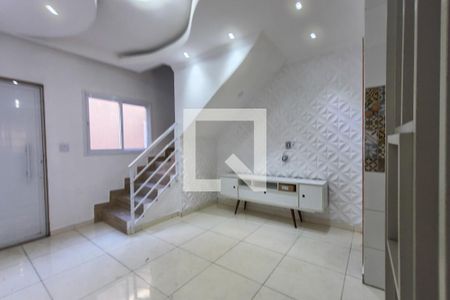 Sala  de casa de condomínio para alugar com 2 quartos, 60m² em Vila Sonia, Praia Grande