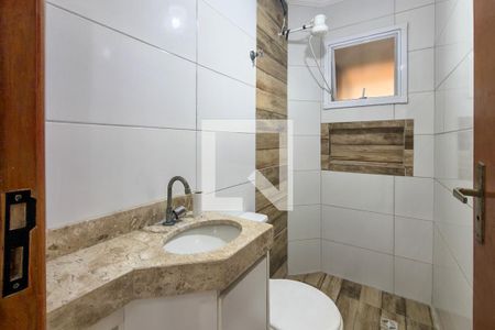 Banheiro 1 de casa de condomínio para alugar com 2 quartos, 60m² em Vila Sonia, Praia Grande