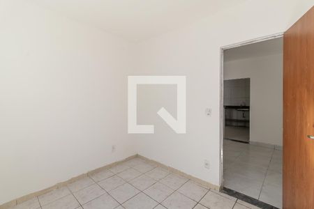 Quarto 1 de casa para alugar com 2 quartos, 60m² em Mantiqueira, Belo Horizonte